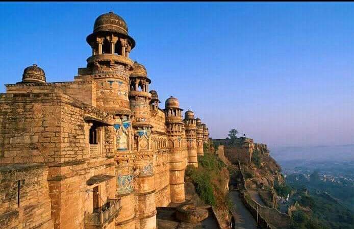 15 Tourist Places in Madhya Pradesh > Places to Visit in MP India